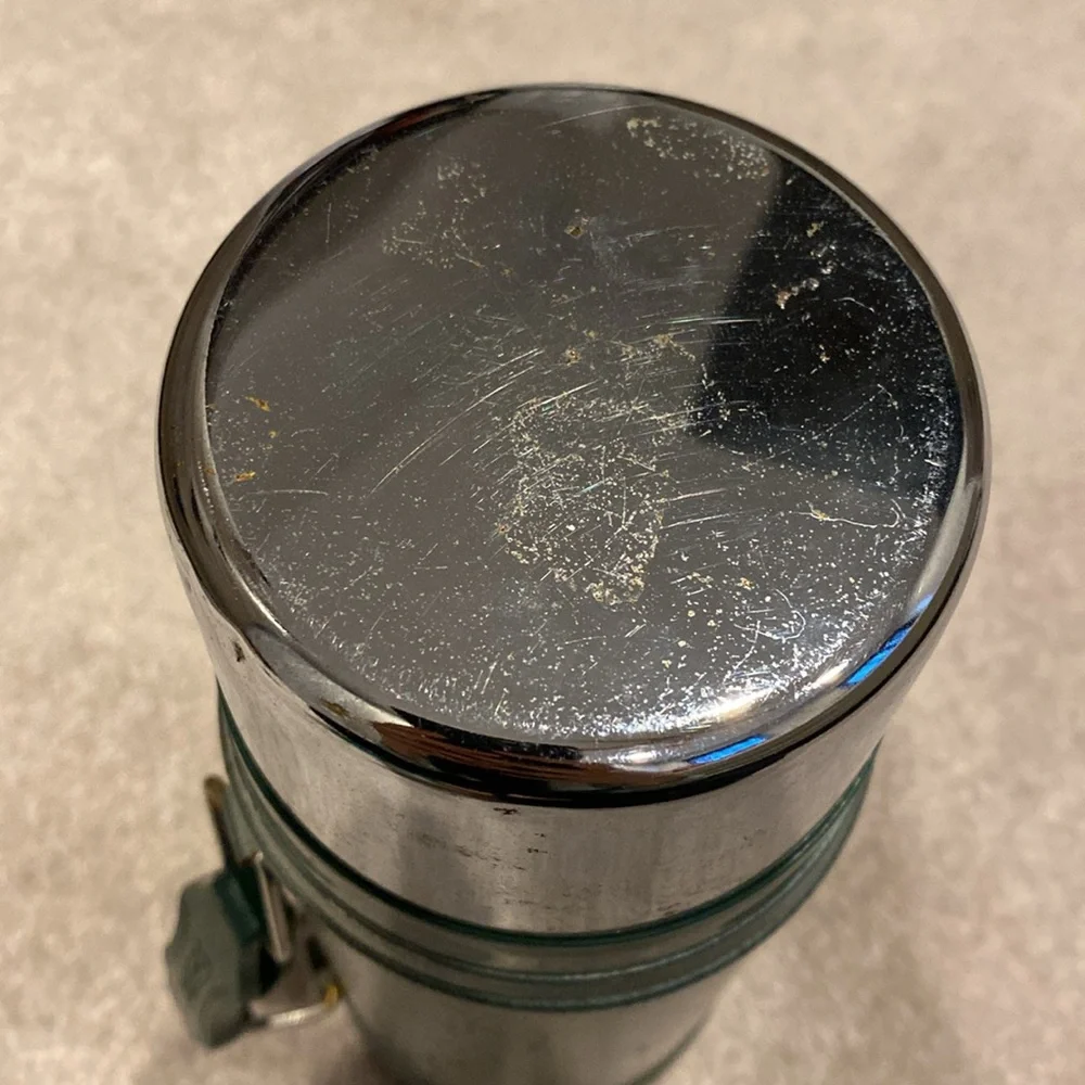 Stanley Classic Green and Silver Thermos - Picture 4 of 10